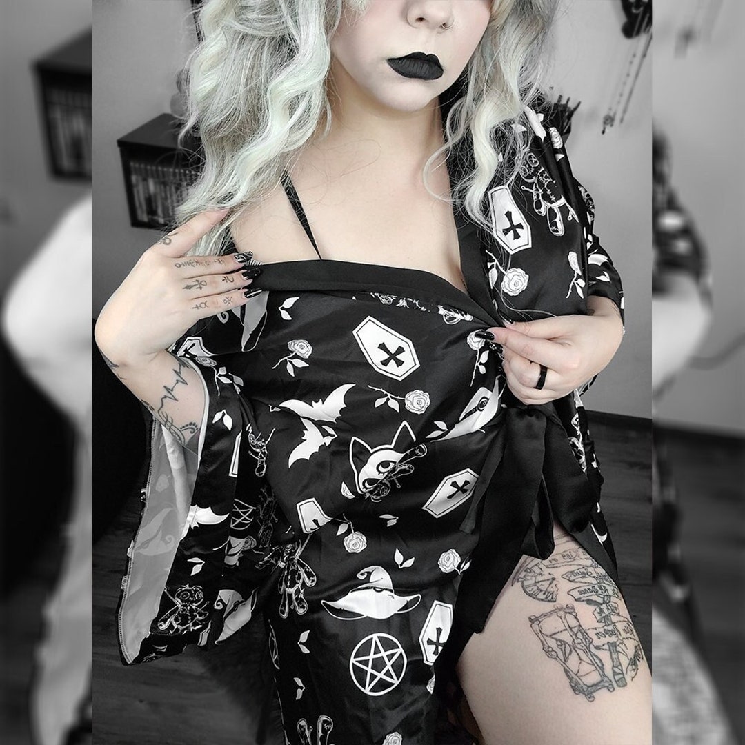 Black Cat Gothic Witch Men's Robe main image 1