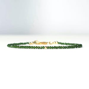 Armband med kromdiopsitpärlor, 14k guldfyllt, 925 sterlingsilver, specialtillverkat, 2mm, mörkgrönt