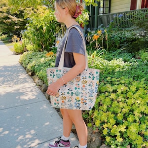 Summer Tote Bag Pattern // Beginner Friendly // Learn to Sew with Video Tutorial image 5