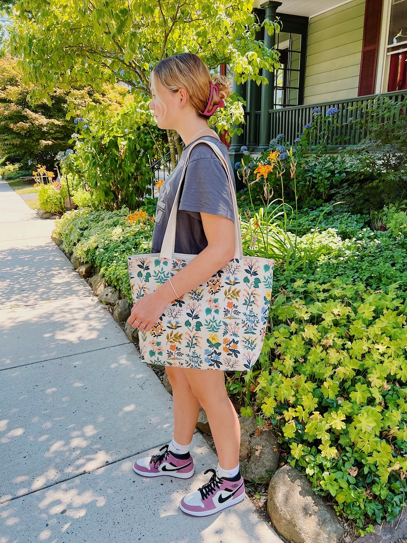 Summer Tote Bag Pattern // Beginner Friendly // Learn to Sew with Video Tutorial image 5