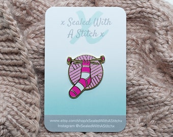 Sock knitting pin badge, enamel pin, gift for knitter