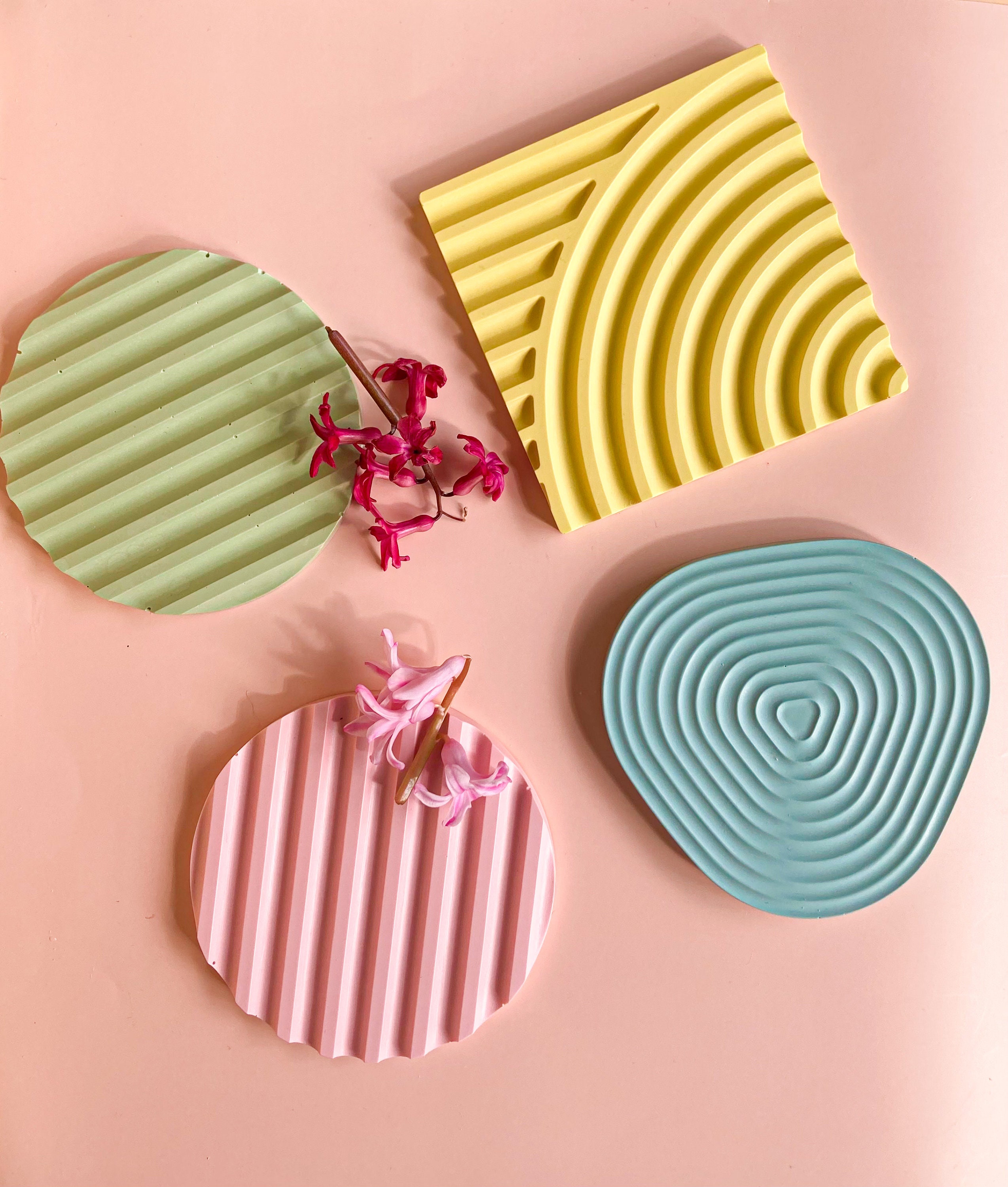 Circular, triangular and square colorful pastel palette ribbed coasters. Unique drinks coasters ideal as home deco, gifts for him and her.