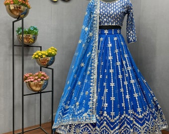 Jolie robe de soirée indienne de créateur en georgette avec broderie de paillettes, cordon de serrage et pompons épais faits à la main