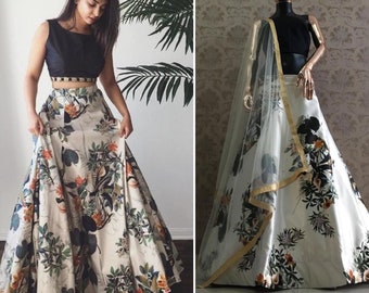 Joli Lehenga Choli à imprimé floral en satin épais pour femme, tenue haldi de créateur indien Lehenga Choli à imprimé floral en satin pour femme