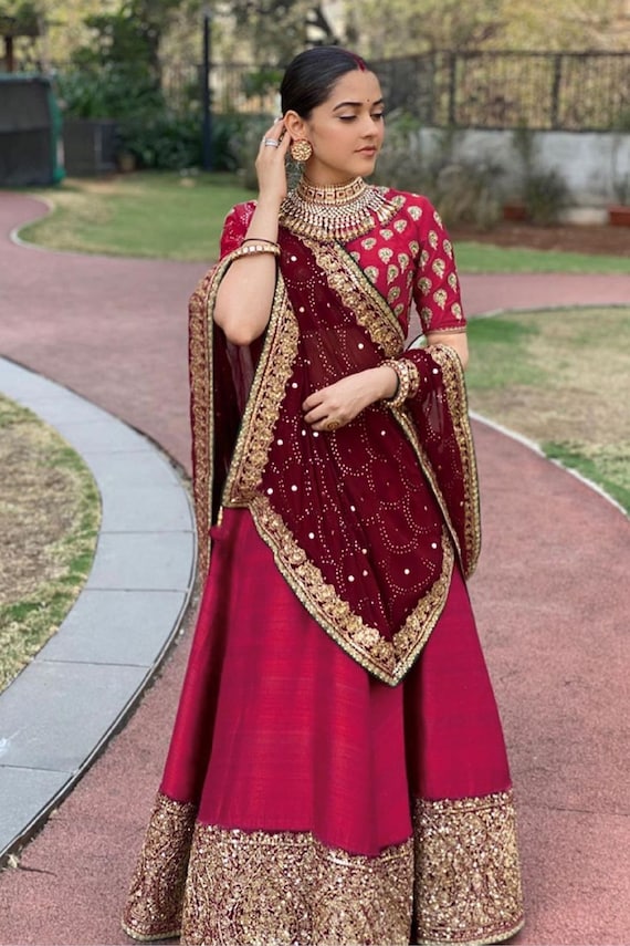 LEHENGA CHOLI INDIAN BOLLYWOOD WEDDING DESIGNER WOMEN PARTYWEAR ETHNIC  LEHENGA | eBay | Lehenga for girls, Designer lehenga choli, Bollywood  lehenga