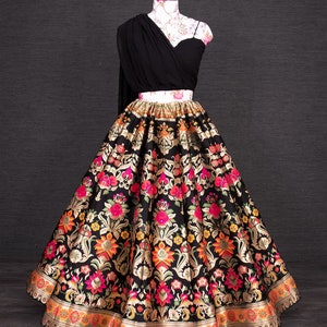 Incroyable soie banarasi noire Lehenga choli pour prêt-à-porter femme aux États-Unis, livraison gratuite pure soie indienne avec travail zari LehengacholiWithDupatta image 2