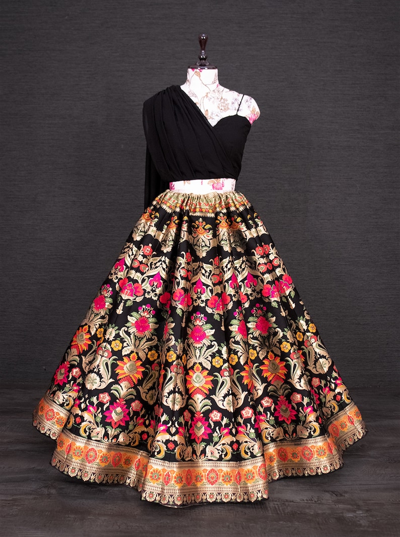 Incroyable soie banarasi noire Lehenga choli pour prêt-à-porter femme aux États-Unis, livraison gratuite pure soie indienne avec travail zari LehengacholiWithDupatta image 2