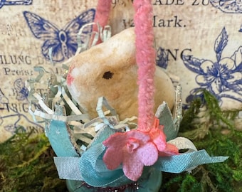 Conejito de Pascua en huevo