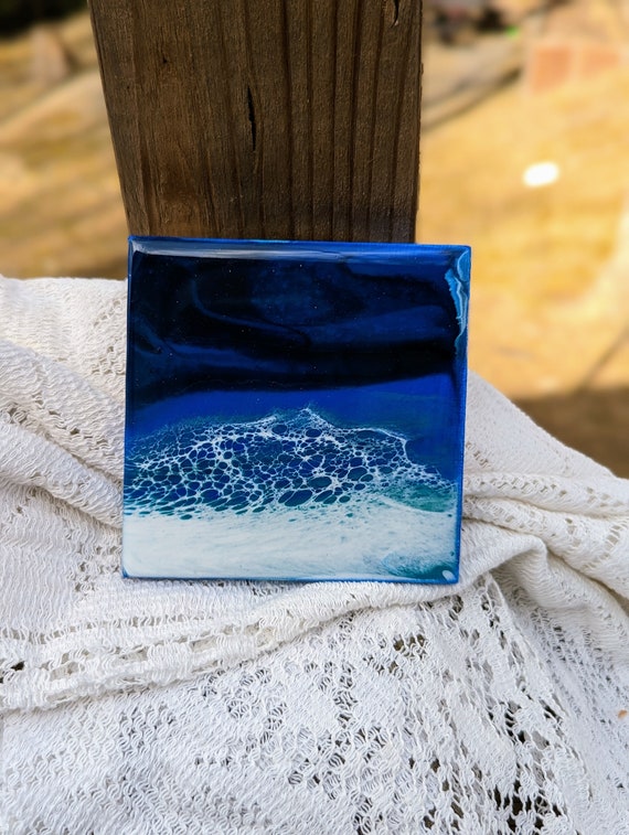 Dainty Ocean Wave Wall Art