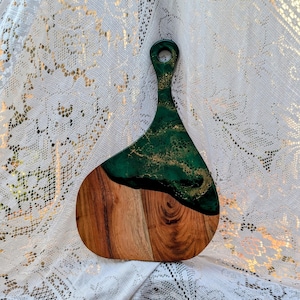 Green & Gold Charcuterie Board