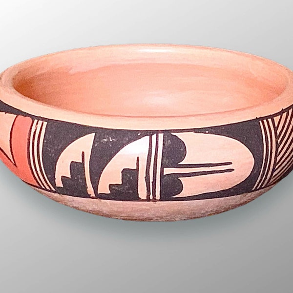 Ciotola vintage in "ceramica storica firmata" dall'artista Hopi-Tewa, Ethel Youvella (1919-2006) Polacca, Arizona