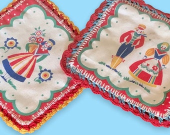 Vintage Swedish “Sverige” folk art design print pot holder set. Handmade, quilted, & crocheted.