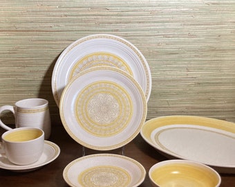 MCM Vroege productie Franciscan Of California-servies in de Hacienda, goudpatroon
