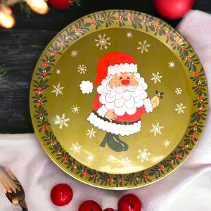 Vintage, retro 70s playful Santa serving tray in avocado green by Hallmark