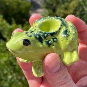 Frog Pipe Unique Ceramic Smoking Hand Pipes Pretty Girly Froggy Cute Tiny Pipe Beautiful Beautiful Gifts for Her Funny Gifts Ideas