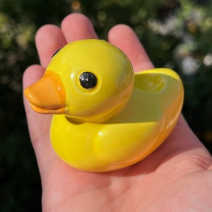 Ducky Pipe Small Ceramic Cute Rubber Ducky Smoking Bowl Girly Funny Pipes Unique Gift Beautiful Art Pipe Pretty Gifts for Her