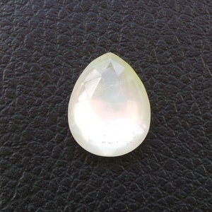 Natural Mother Of Pearl Rock Crystal Faceted Oval Cabochon Mother Of Pearl Rock Crystal Doublet Mother Of Pearl Doublet 18x13x8 MM Size