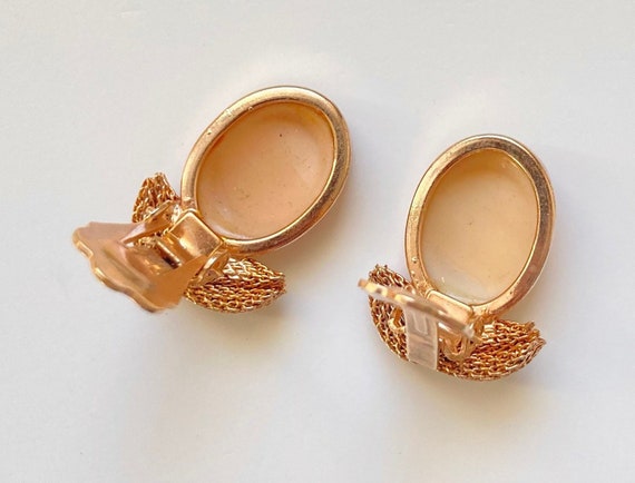 Vintage Gold Tone Clip Earrings with Flower and F… - image 4