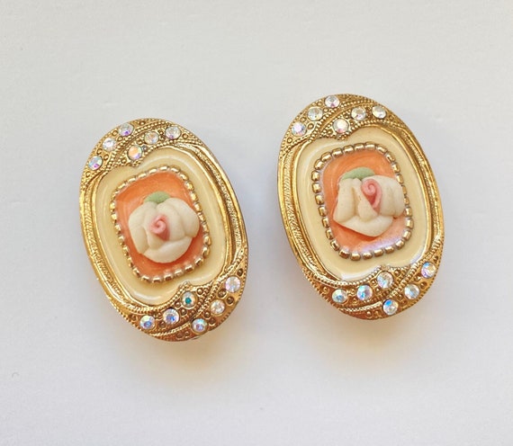 Vintage Gold Tone Clip Earrings with Flower and F… - image 6