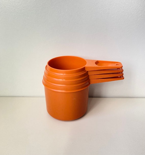 Set of 6 Orange Tupperware Measuring Cups 1/4, 1/3, 1/2, 2/3, 3/4