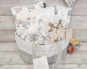 Deluxe ''Baby Giraffe'' baby hamper basket, baby nappy caddy gift, Baby shower gift, Maternity leave gift