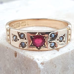 Anillo antiguo de oro de 15 quilates con rubíes de pasta y perlas de semillas, oro amarillo macizo de 15k, con sello distintivo de 1915, vintage, talla UKM.5 US6.5, joyería para mujer.