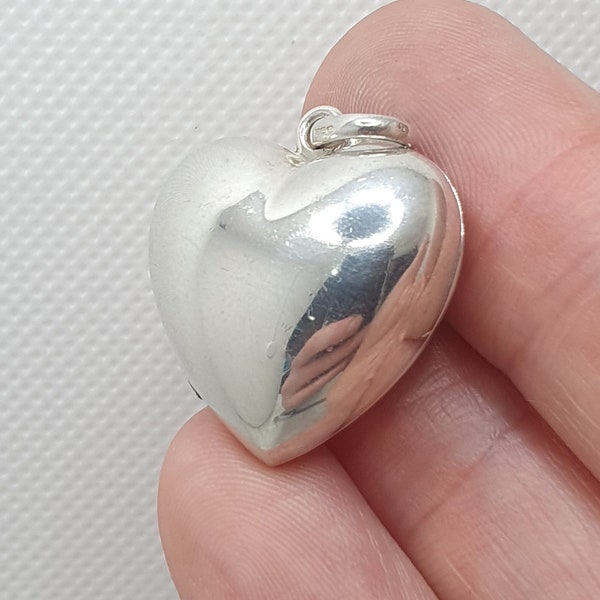 Links of London Vintage Sterling Silver Heart Locket Necklace Pendant Large Smooth Love Retro 925 Solid Ladies Girls Jewelry Jewellery Gift