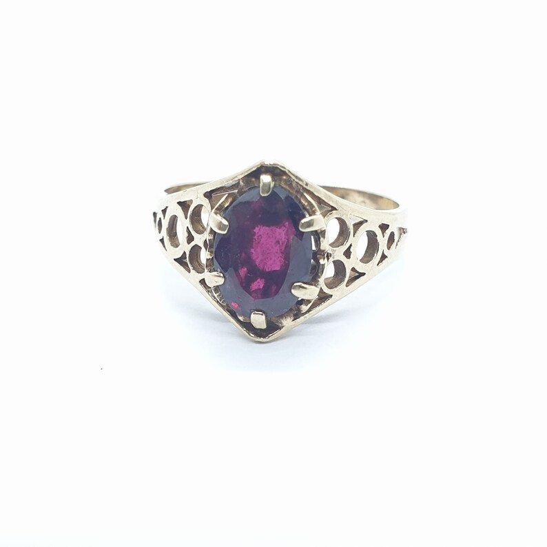 Vintage 9k 9ct Gold Garnet Solitaire Ring Yellow 375 Oval Cut Pinky Pinkie 375 Hallmarked F Retro Ladies Jewelry Womens Jewellery UKI US4.5