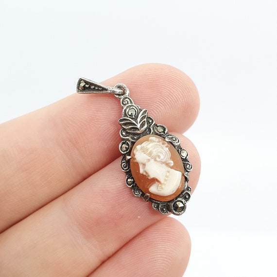 Art Deco Carved ResinShell Brooch