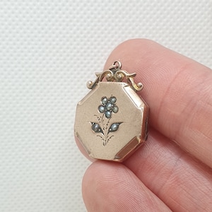 Antique 9ct Gold Locket Pendant Flower Floral 4.15g Seed Pearl Victorian Front & Back 1800s Jewelry Ladies Jewellery Vintage Gift Vintage