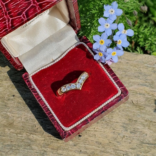 Vintage 18ct Gold Diamond Ring Wishbone 2.7g 0.33ct Diamonds 18k Solid Yellow 750 Sparkly Hallmarked Ladies Jewelry Jewellery UKN.5 US7 Gift