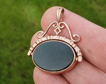 Pingente giratório antigo em ouro 9 quilates com pedra de sangue rosa grande e enorme, cornalina, pesado (10,49g), corrente Albert, joia masculina maciça em ouro 9 quilates, presente de joalheria