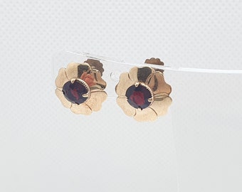 Orecchini pendenti con radice di smeraldo, in oro giallo - Sari Gold