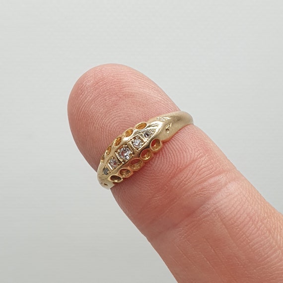 Antique 18ct Gold Diamond Ring 5 Stone Diamonds 1… - image 2