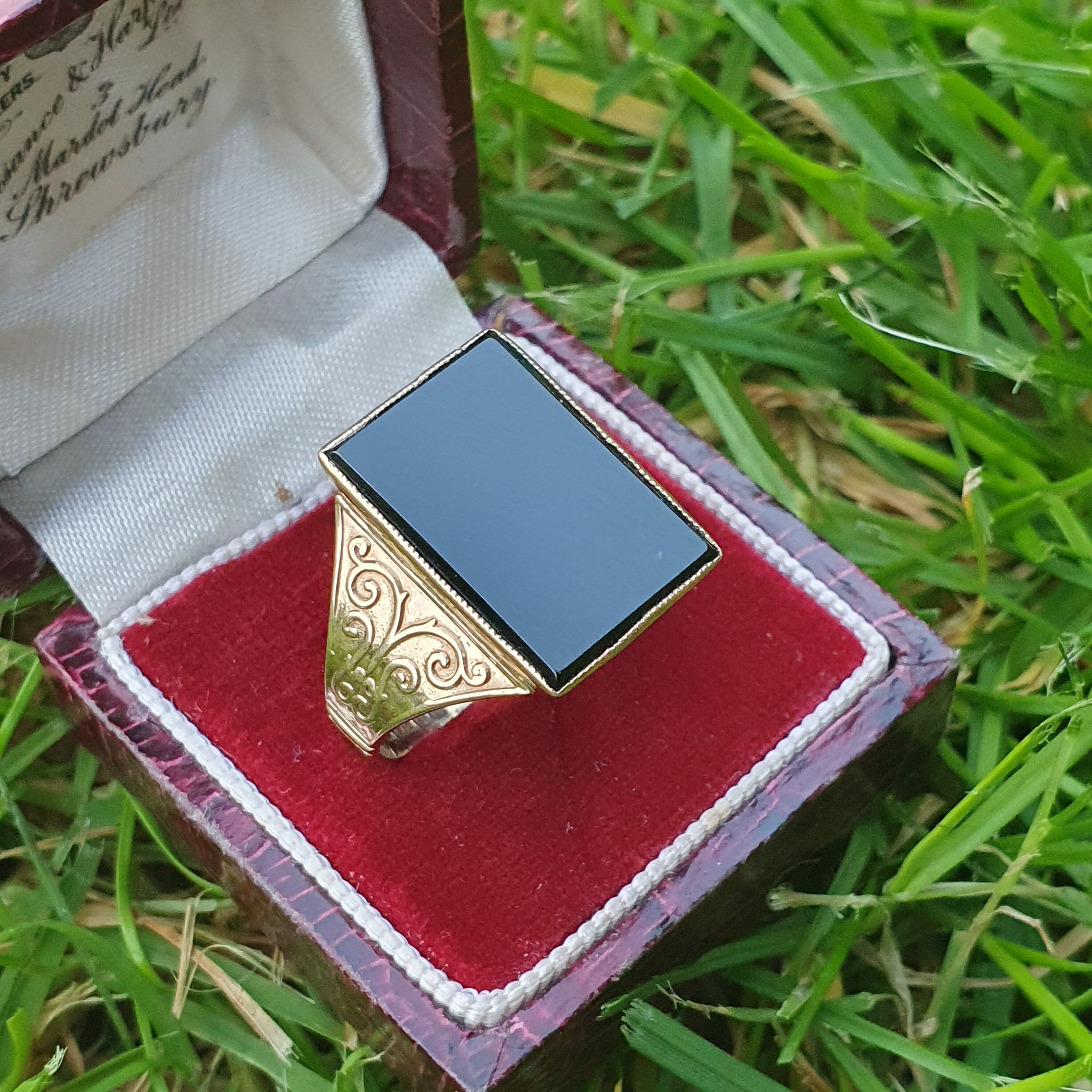 超希少 英国 ヴィンテージ シグネットリング ラピスラズリ 9ct 英国イギリス1978年製造ヴィンテージオニキスオーバルシグネット