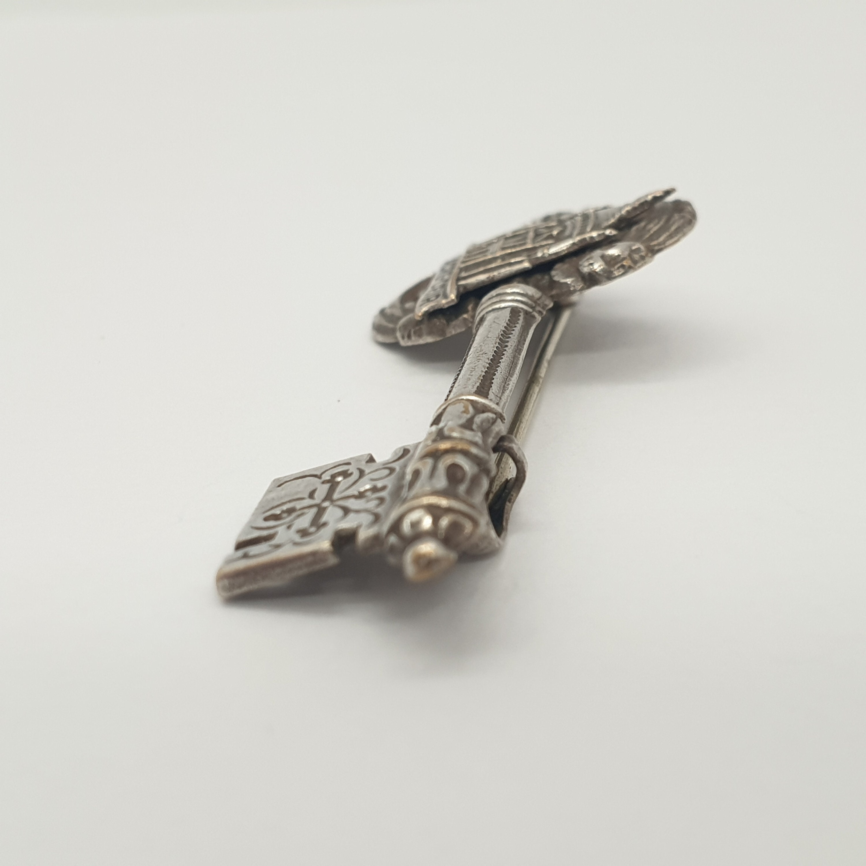 Broche Ancienne En Argent En Forme De Clé - Armoiries Papales, Pièce Vintage Et Unique