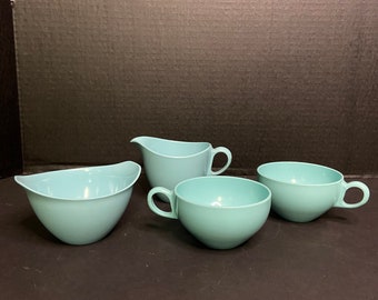 Vtg Atomic Coffee Tea Set Melmac Style Cups And Creamer And Sugar, MCM Tea Set, vintage kitchenware, blue cups kitchenware, picnic ware