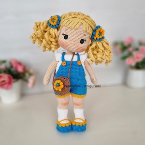 Crochet Amigurumi Doll Pattern, Amigurumi Tutorial, English, Português, Español, Français Nelly Doll With Salopette Clothes, Video supported zdjęcie 4