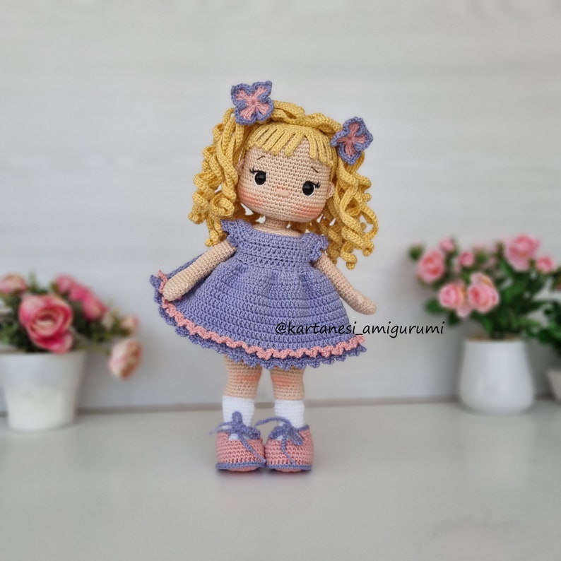 Modèle de poupée au crochet Nelly, Modèle de poupée Amigurumi, Tutoriel Amigurumi, English, Français, Português, Español, Pattern Pdf image 3