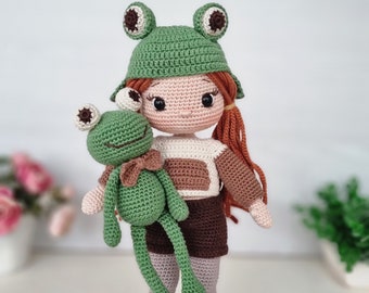 Amigurumi gehaakt poppatroon, gehaakt poppenkledingpatroon, Amigurumi pop maken tutorial, Engelse pdf, Nora en haar kikkervriend Croak.