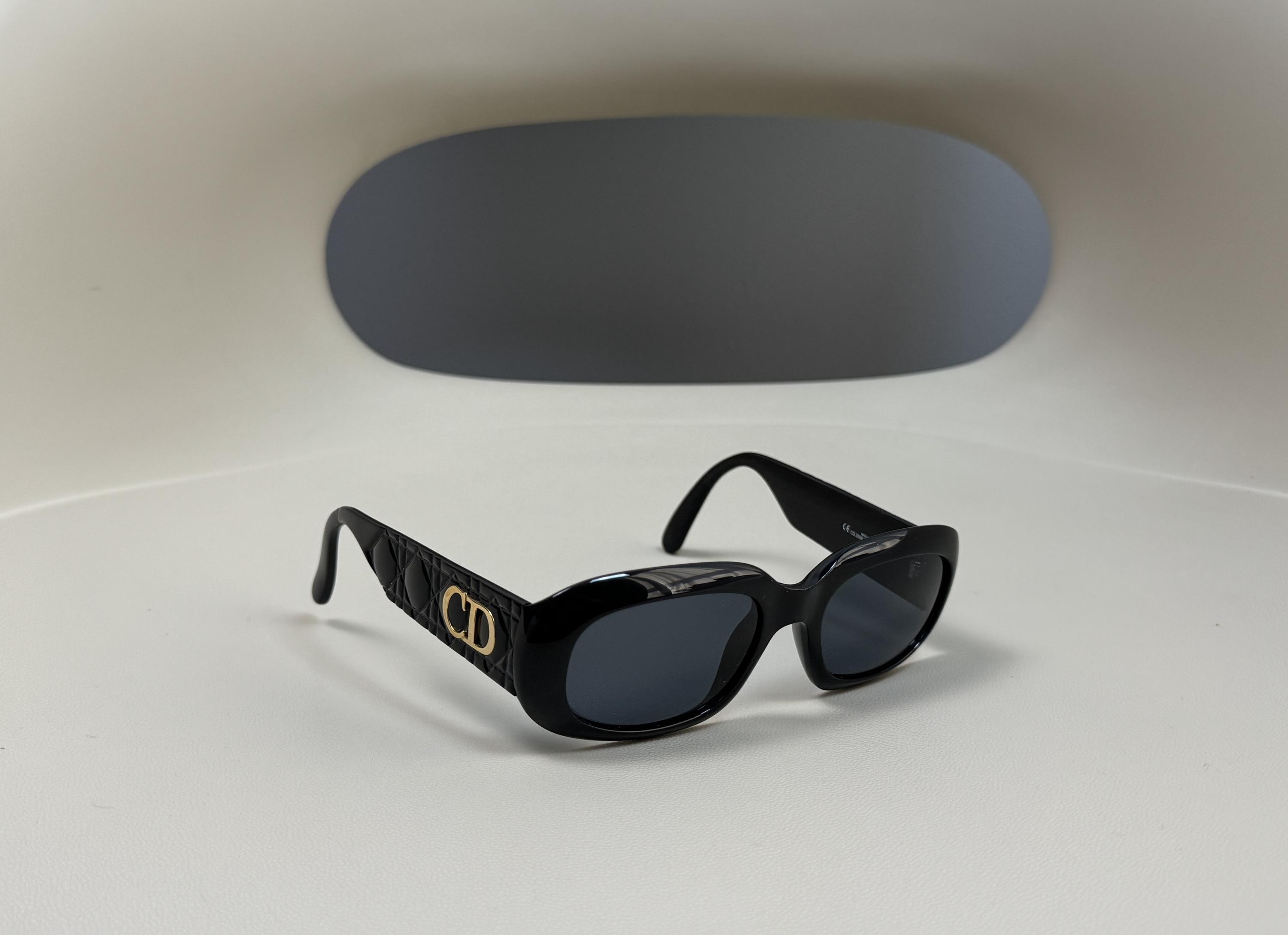 小物 Dior Vintage Oval Sunglasses CD Logo 小物 Dior Vintage Oval Sunglasses CD Logo Christian Dior