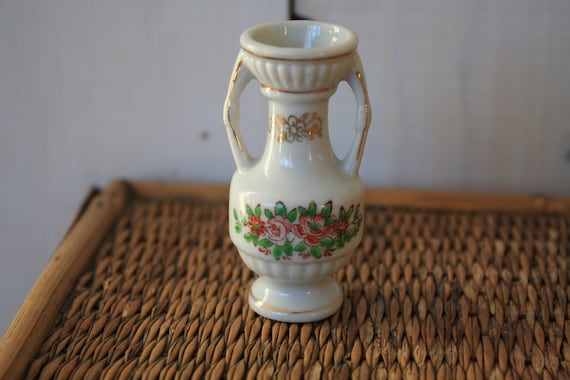 tiny Japanese vase, doll house vase, Occupied Japan vase, miniature vase, doll house accessories, doll house furniture, white and gold vase