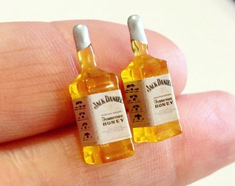 Azura/'s Lockbox Cute Funny Jack Daniel/'s Honey Whiskey Drink Earrings