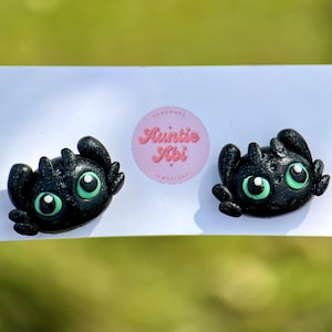 HTTYD Earrings, httyd gifts, httyd jewelry, cute dragon earrings, toothless, night fury, how to train your dragon earrings, light fury