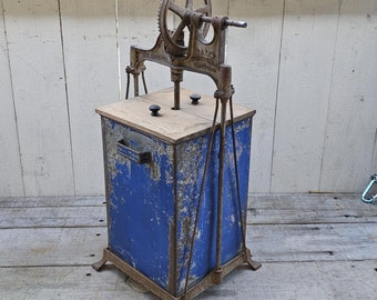 Antique 1917 Large Dazey Chippy Blue Metal Butter Churn 430B Cast