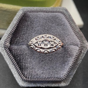 Vintage Diamond Princess Ring in 10k White Gold / Size 6.5