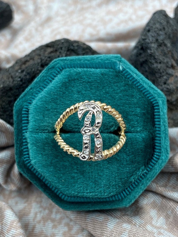 Initial Ring Gold R