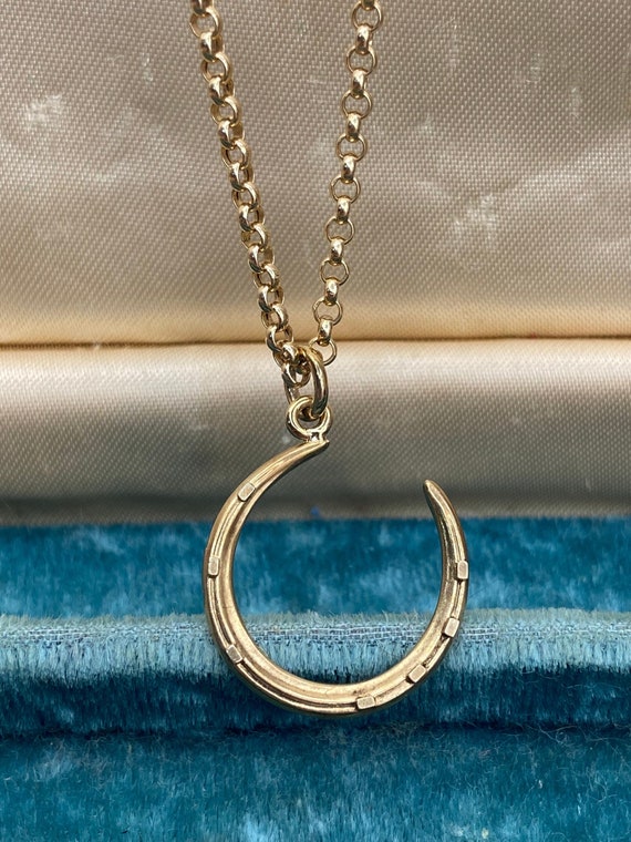 Vintage Horseshoe Pendant in 14k Yellow Gold / Hor