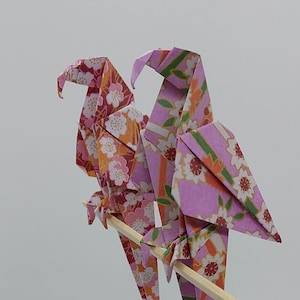 2 Pappagalli origami / fantasia con fiori di ciliegio/ decorazione / idea regalo