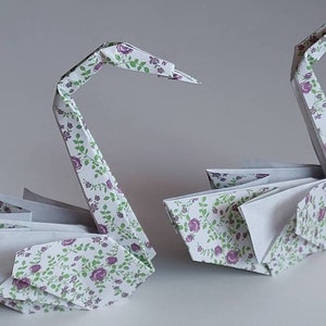 2 Cigni origami / fantasia bianco con rose viola/decorazione /idea regalo